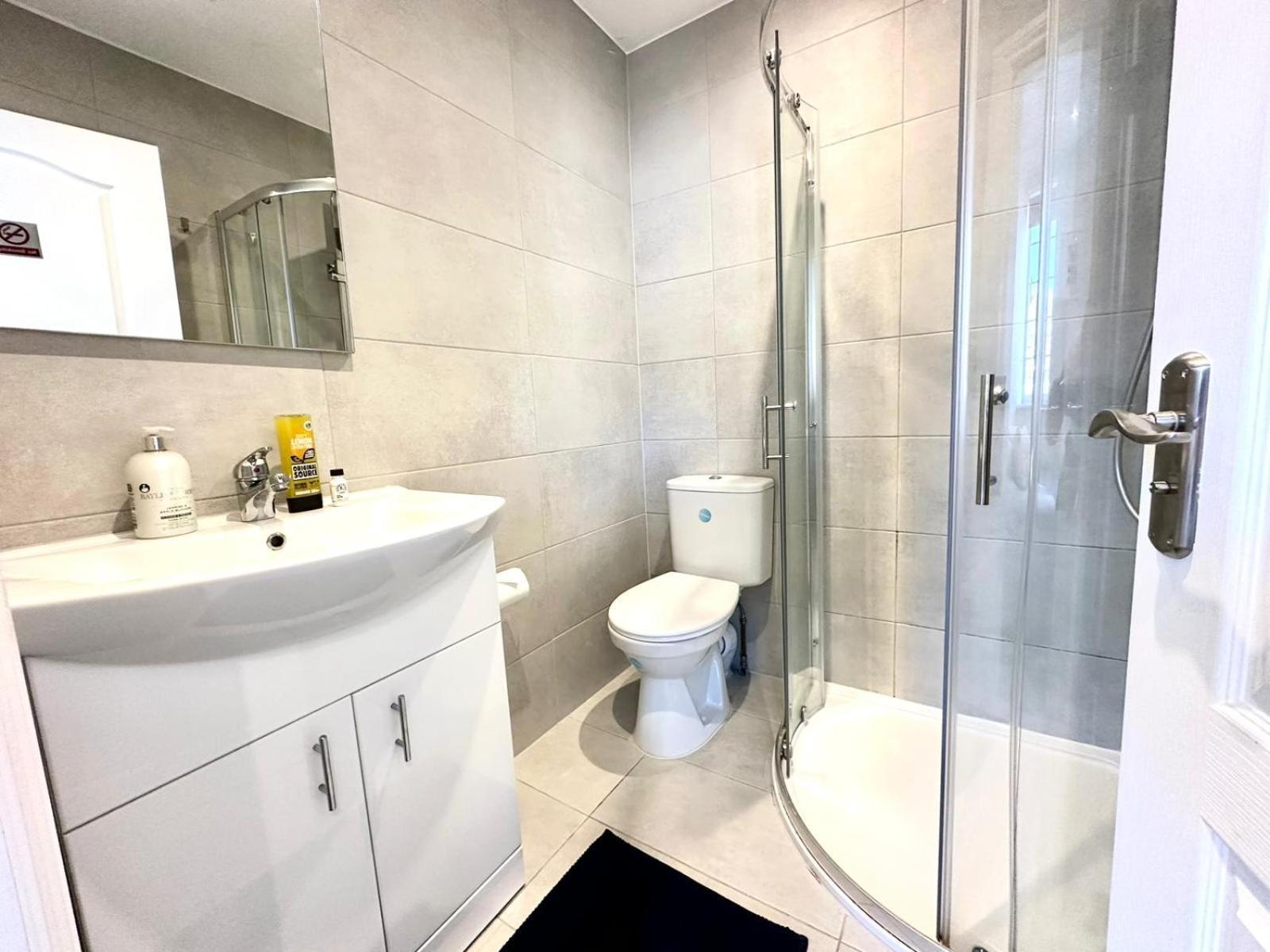 Spectacular Modern, Private Apartment,15 Mins To Central London Hendon Extérieur photo